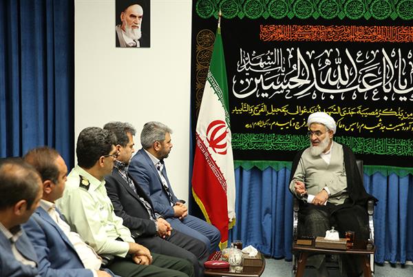 دیدار مدیران استانی با نماینده محترم ولی فقیه در استان و امام جمعه قزوین به مناسبت هفته پدافند غیر عامل