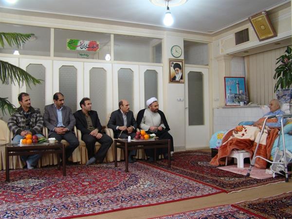 دیدار صمیمی همکاران اداره کل ارتباطات و فناوری اطلاعات قزوین با خانواده معظم شهیدان حاج میری