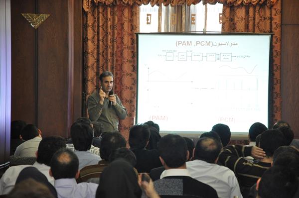 همایش آموزشی   مبانی سیستمهای مخابراتی در راستای آزمایش تحویل ایستگاههای USO با حضور مدیران و همکاران وزارت ارتباطات  در مشهد مقدس برگزار گردید.