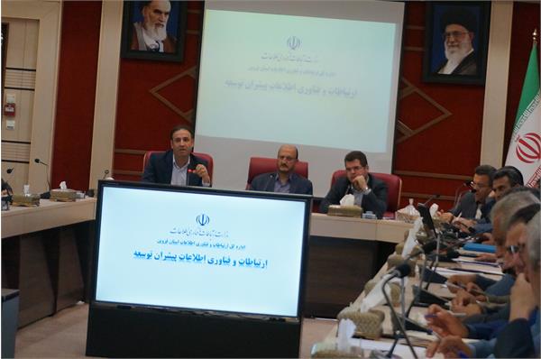 کلیه خدمات دولتی استان قزوین به دفاتر پیشخوان دولت و دفاتر ICT روستایی واگذار می‌شود