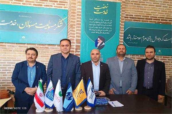 برقراری میز خدمت ارتباطات در نماز جمعه قزوین